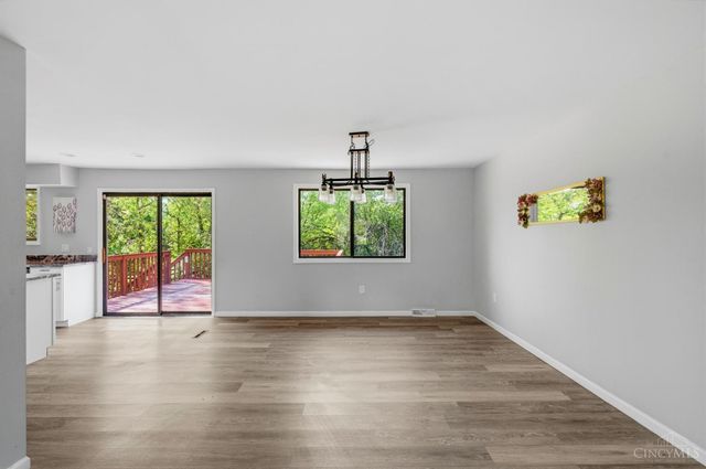 3647 E Galbraith Road, Amberley, OH 45236