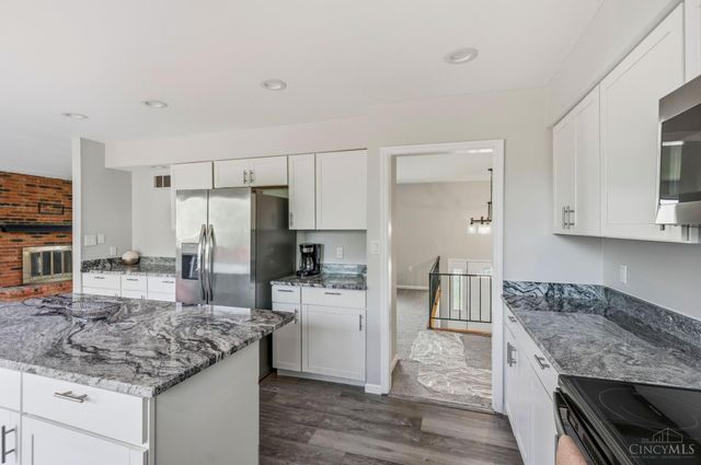 3647 E Galbraith Road, Amberley, OH 45236