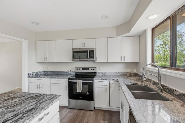 3647 E Galbraith Road, Amberley, OH 45236
