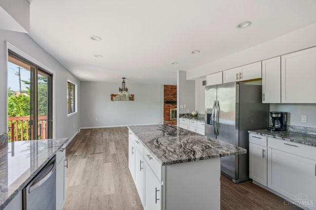 3647 E Galbraith Road, Amberley, OH 45236