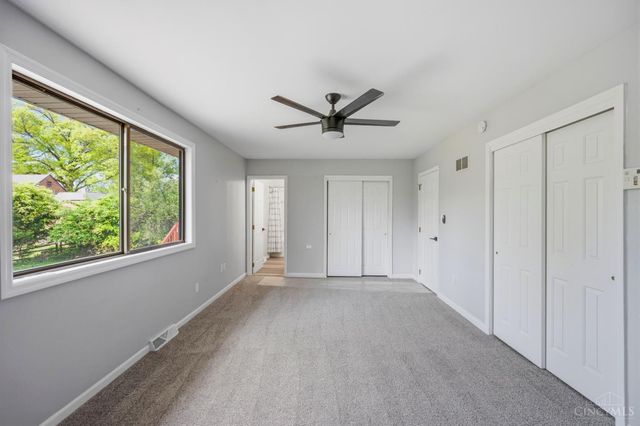 3647 E Galbraith Road, Amberley, OH 45236