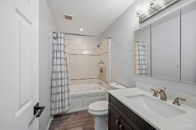 3647 E Galbraith Road, Amberley, OH 45236