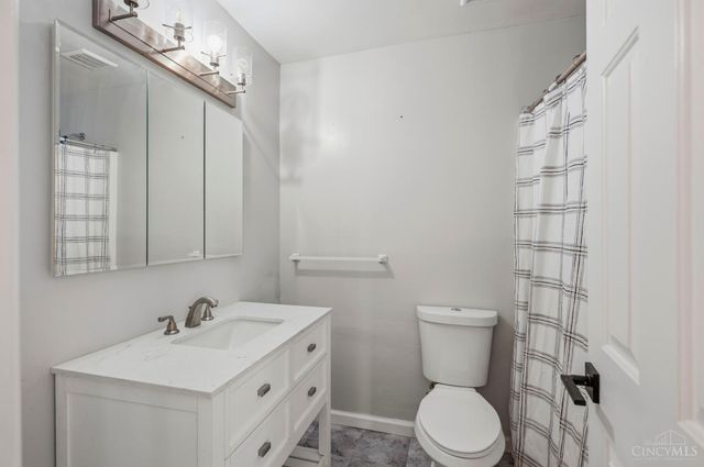 3647 E Galbraith Road, Amberley, OH 45236