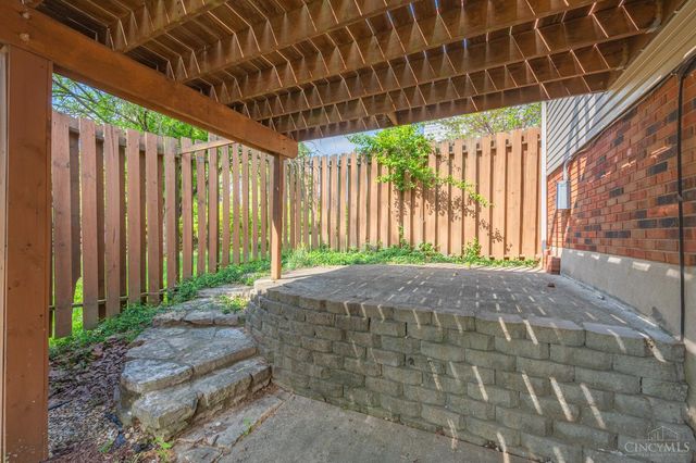 3647 E Galbraith Road, Amberley, OH 45236
