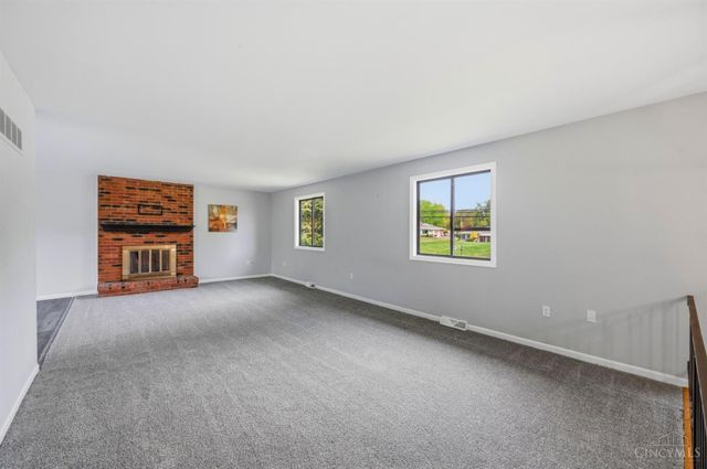 3647 E Galbraith Road, Amberley, OH 45236