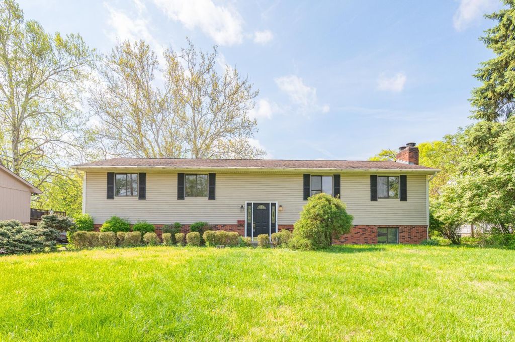 3647 E Galbraith Road, Amberley, OH 45236