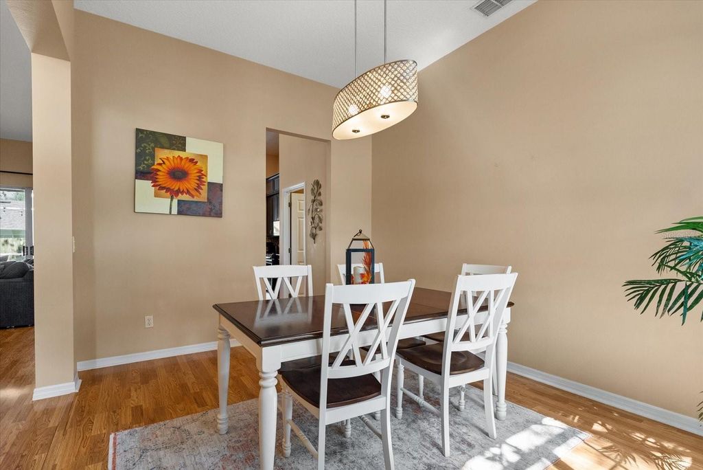 Image 11 of property listing at 3377 STERLING LAKE CIRCLE, Oviedo, FL 32765