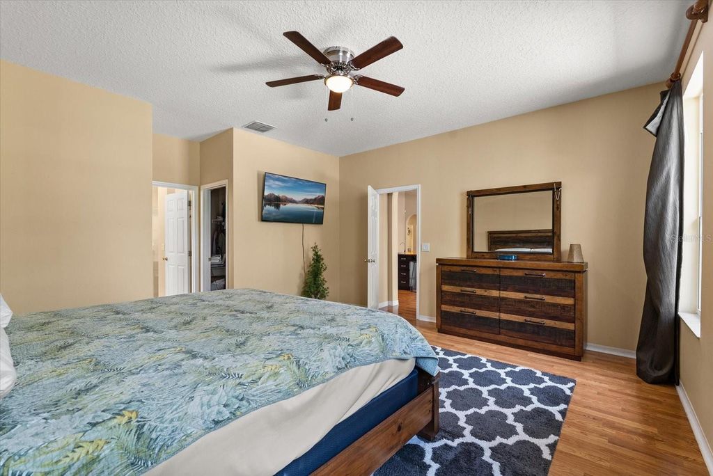 Image 13 of property listing at 3377 STERLING LAKE CIRCLE, Oviedo, FL 32765