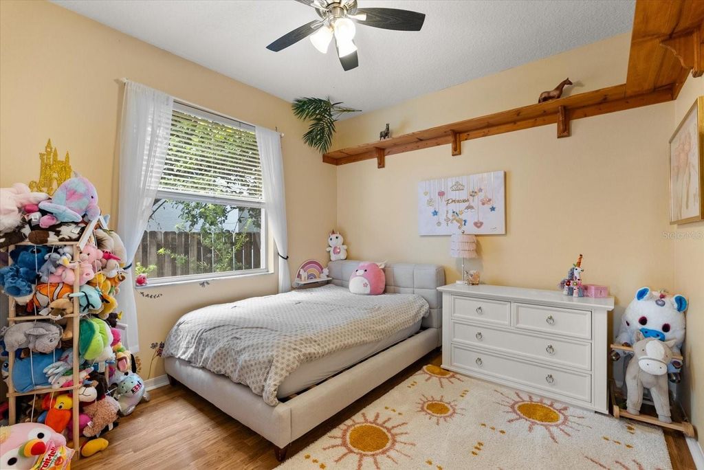 Image 17 of property listing at 3377 STERLING LAKE CIRCLE, Oviedo, FL 32765