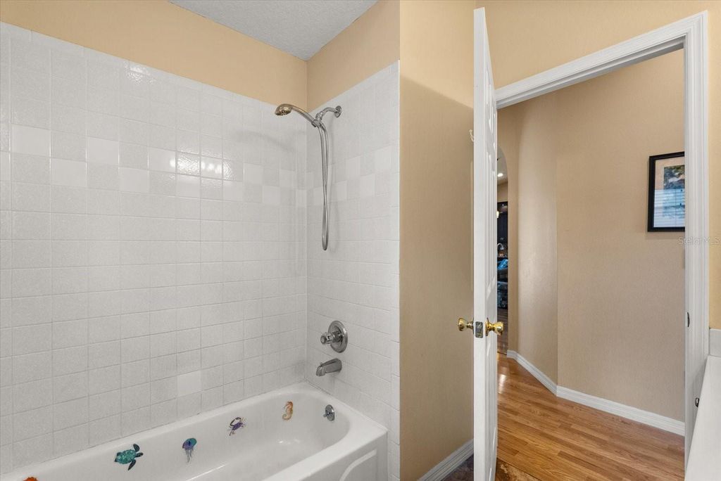 Image 21 of property listing at 3377 STERLING LAKE CIRCLE, Oviedo, FL 32765