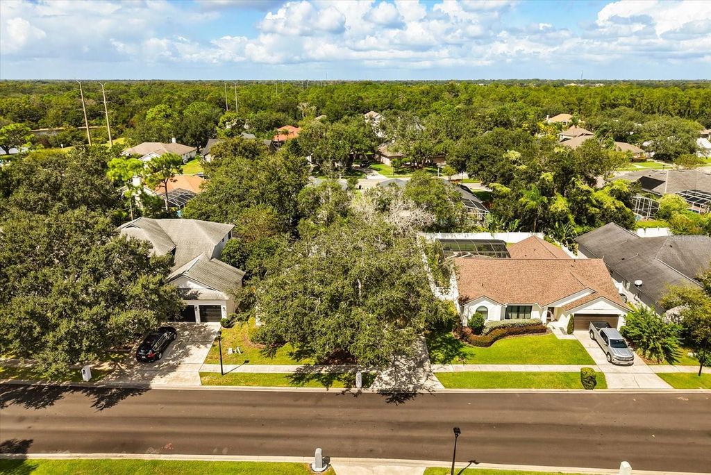 Image 30 of property listing at 3377 STERLING LAKE CIRCLE, Oviedo, FL 32765