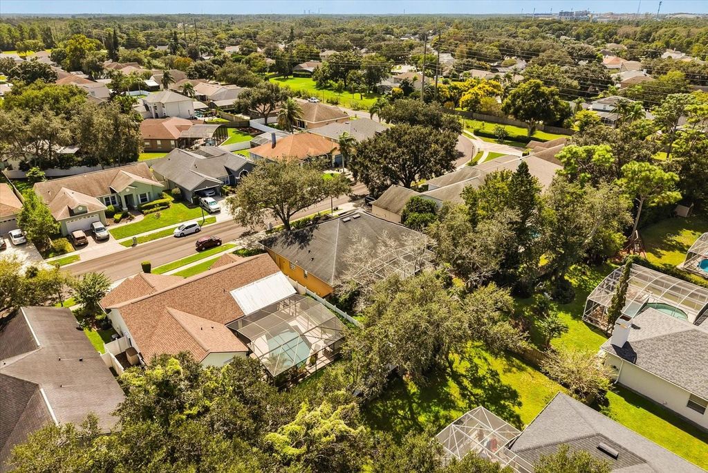 Image 34 of property listing at 3377 STERLING LAKE CIRCLE, Oviedo, FL 32765