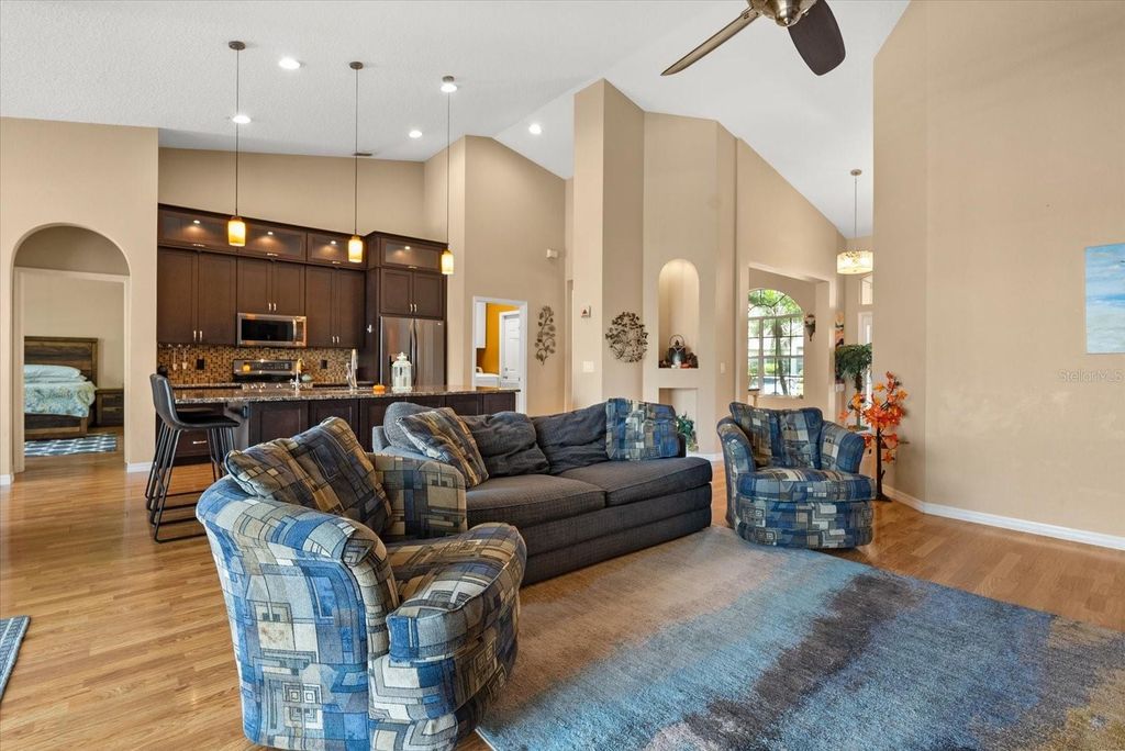 Image 7 of property listing at 3377 STERLING LAKE CIRCLE, Oviedo, FL 32765