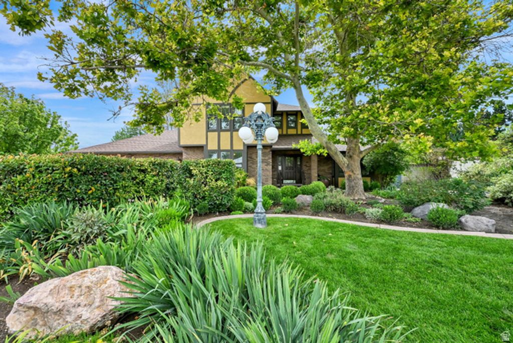 9241 S LISA AVE, West Jordan, UT 84088 — photo 2