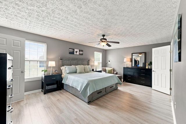 1332 Wagy Square, Pataskala, OH 43062