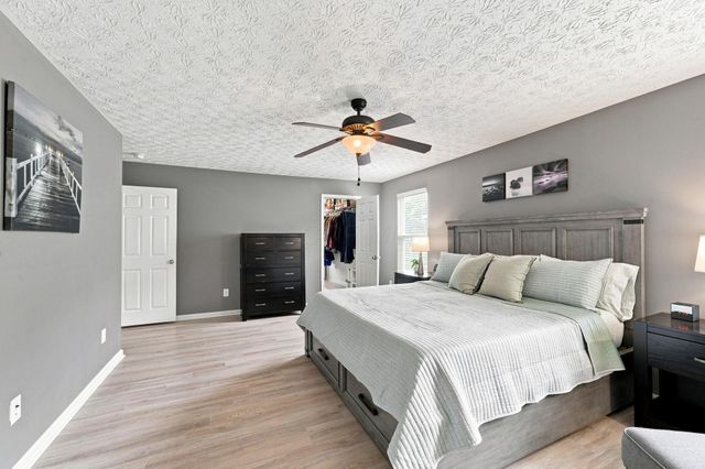 1332 Wagy Square, Pataskala, OH 43062