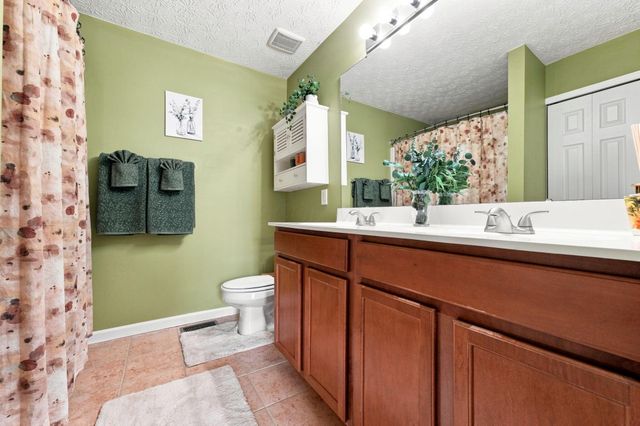 1332 Wagy Square, Pataskala, OH 43062
