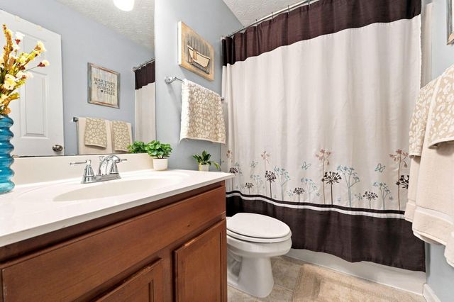 1332 Wagy Square, Pataskala, OH 43062