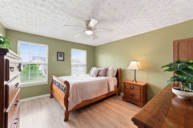 1332 Wagy Square, Pataskala, OH 43062
