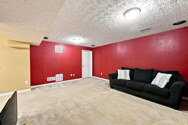 1332 Wagy Square, Pataskala, OH 43062