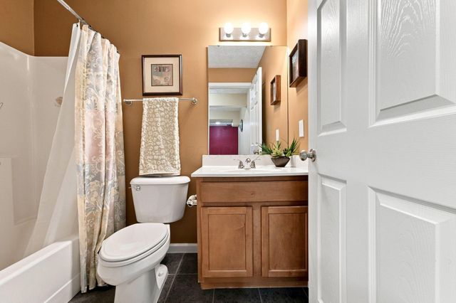 1332 Wagy Square, Pataskala, OH 43062