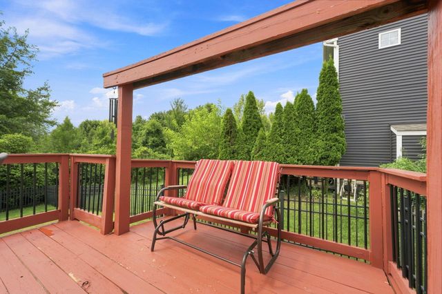 1332 Wagy Square, Pataskala, OH 43062