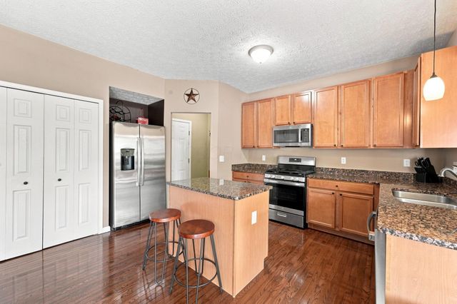 1332 Wagy Square, Pataskala, OH 43062