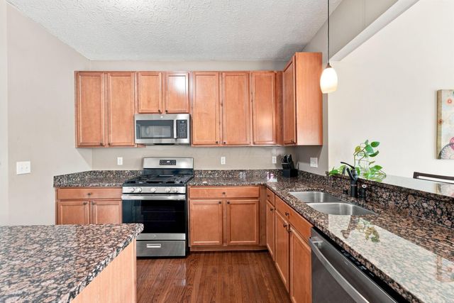 1332 Wagy Square, Pataskala, OH 43062