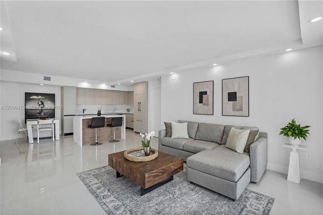 1155 Brickell Bay Dr 2003, Miami, FL 33131