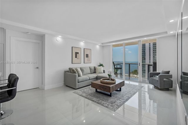 1155 Brickell Bay Dr 2003, Miami, FL 33131