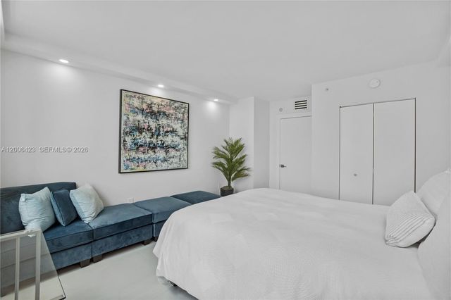 1155 Brickell Bay Dr 2003, Miami, FL 33131