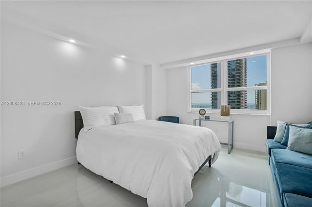 1155 Brickell Bay Dr 2003, Miami, FL 33131