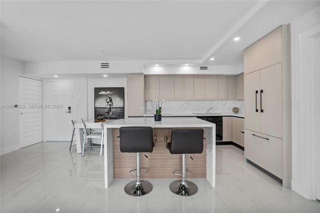 1155 Brickell Bay Dr 2003, Miami, FL 33131