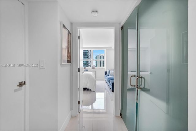 1155 Brickell Bay Dr 2003, Miami, FL 33131