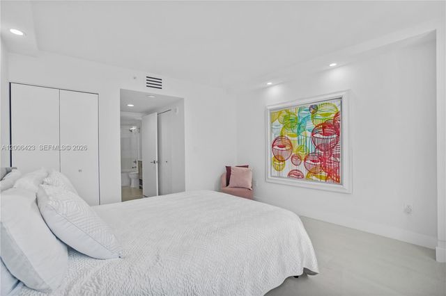 1155 Brickell Bay Dr 2003, Miami, FL 33131