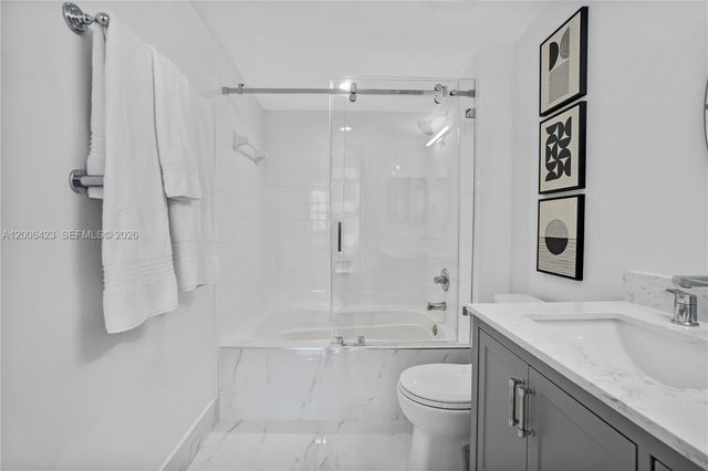 1155 Brickell Bay Dr 2003, Miami, FL 33131