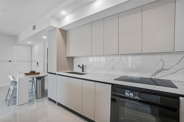 1155 Brickell Bay Dr 2003, Miami, FL 33131