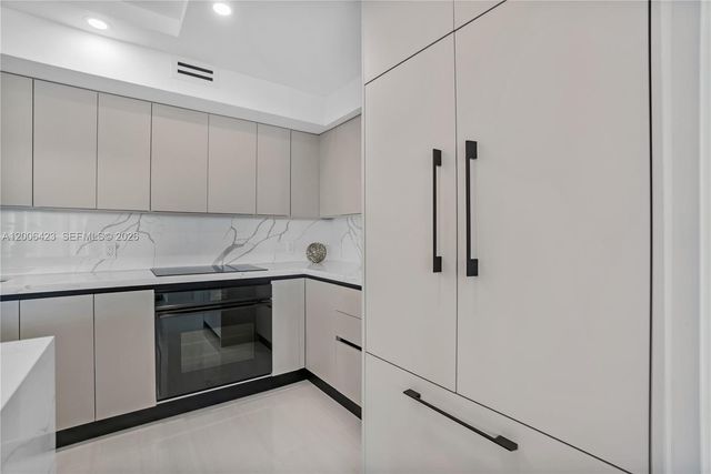 1155 Brickell Bay Dr 2003, Miami, FL 33131