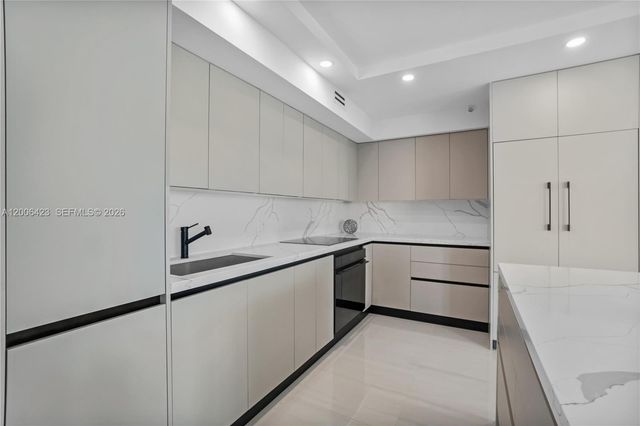 1155 Brickell Bay Dr 2003, Miami, FL 33131