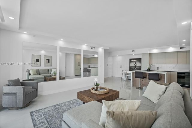 1155 Brickell Bay Dr 2003, Miami, FL 33131