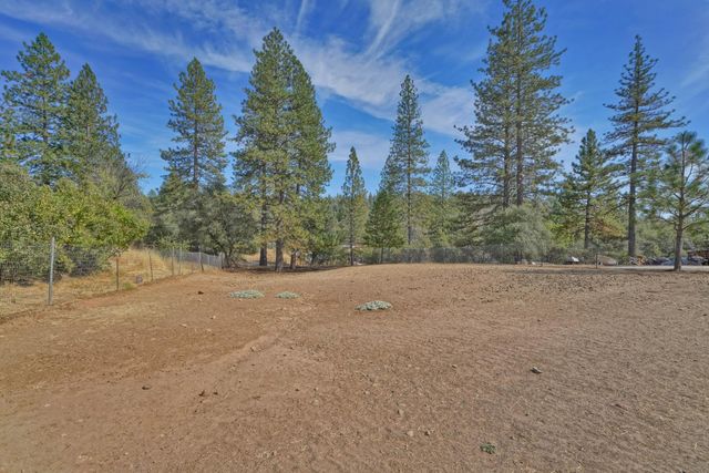 5270 Newtown Rd, Placerville, CA 95667