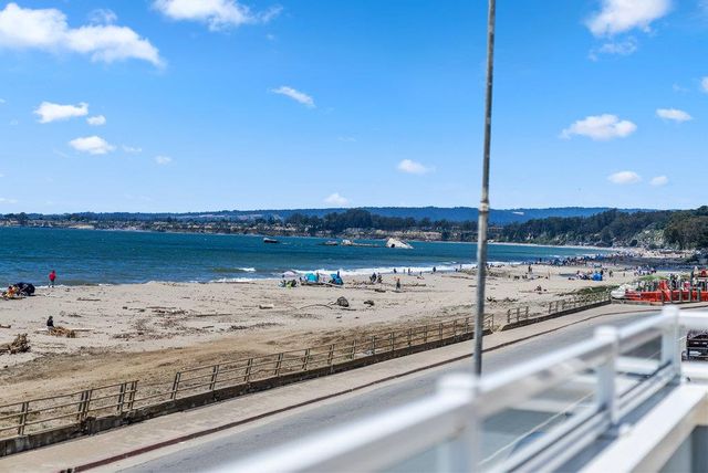 325 Beach Drive, Aptos, CA 95003