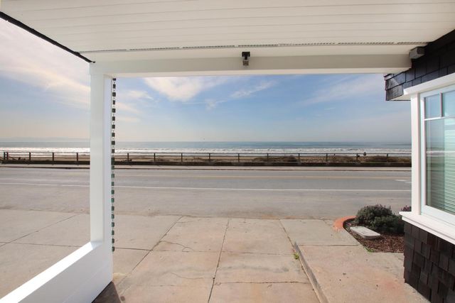 325 Beach Drive, Aptos, CA 95003