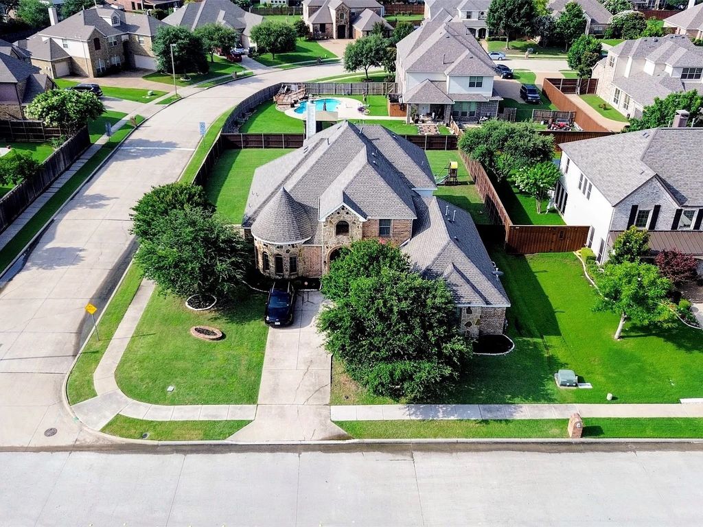 5730 Creek Crossing Lane, Sachse, TX 75048