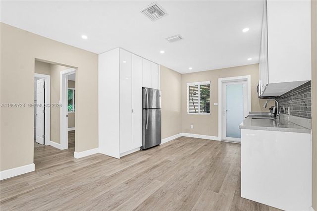 11919 NE 8th Avenue, Biscayne Park, FL 33161