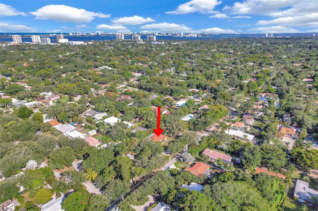 11919 NE 8th Avenue, Biscayne Park, FL 33161