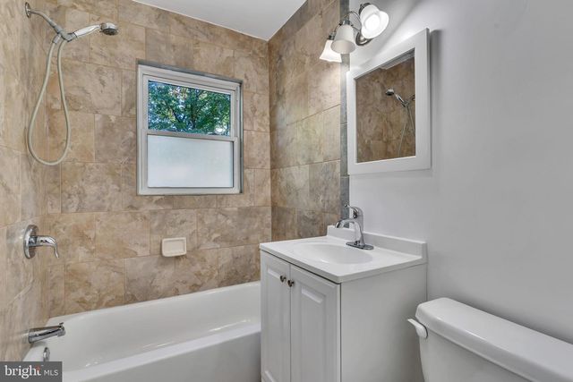 5809 FIFER, Alexandria, VA 22303