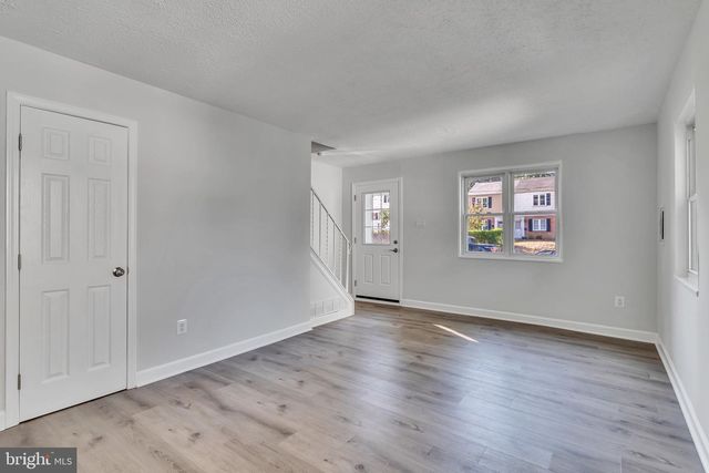 5809 FIFER, Alexandria, VA 22303