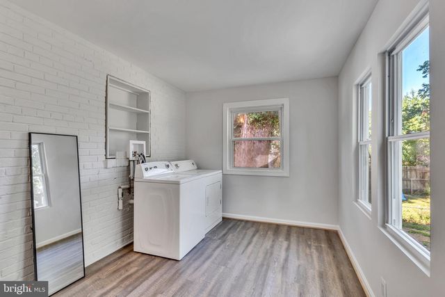 5809 FIFER, Alexandria, VA 22303