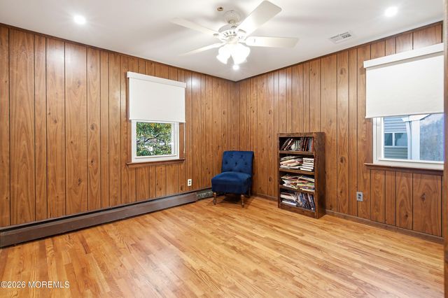 34 Hemlock Road, Howell, NJ 07731